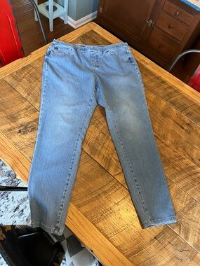 Kim Gravel belle Straight Leg Women's Jeans in Light Blue